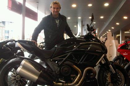 Carl Fogarty only picked up a Ducati Diavel yesterday and already rates it as 'f**king awesome'