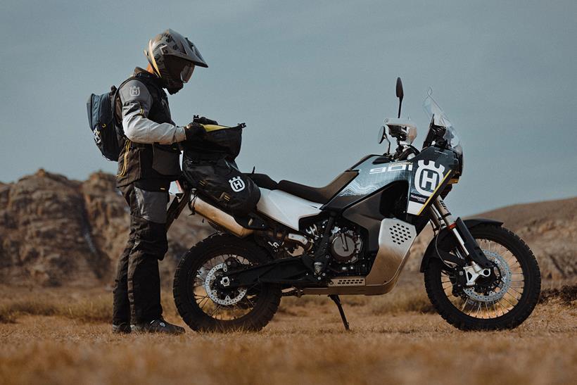 Husqvarna Norden 901 Expedition luggage