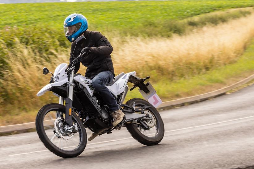 Sinnis SM125 on UK roads