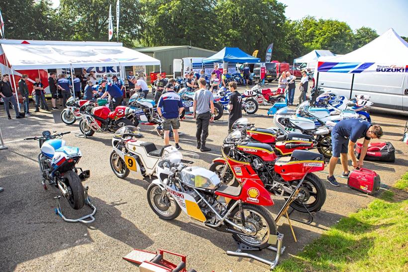 Classic Suzuki motorcycles at Cadwell Park