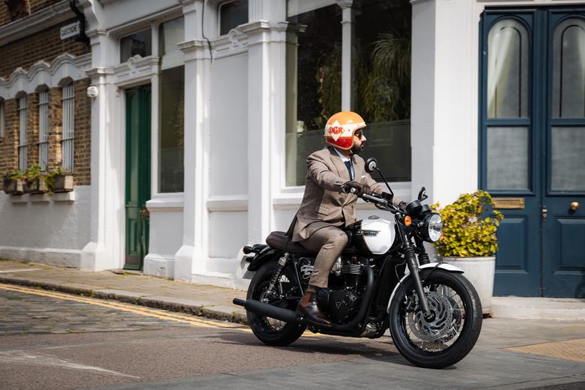 Riding the 2023 Triumph Bonneville T120 Black DGR Limited Edition