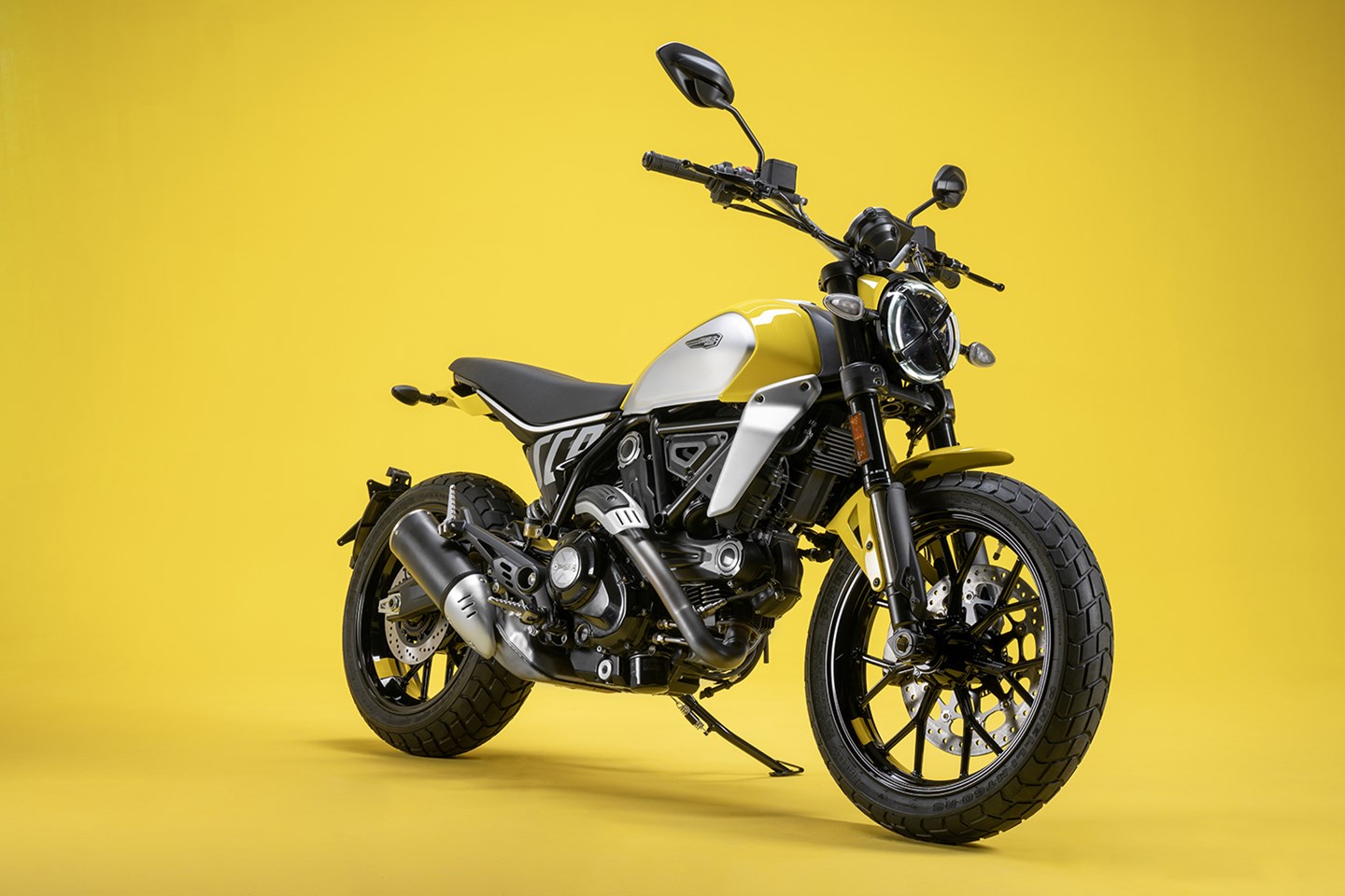 Lowering the height of the Ducati Scrambler 800. Is it possible?