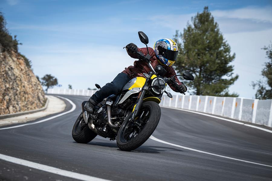 2023 Ducati Scrambler 800 Icon front on the road