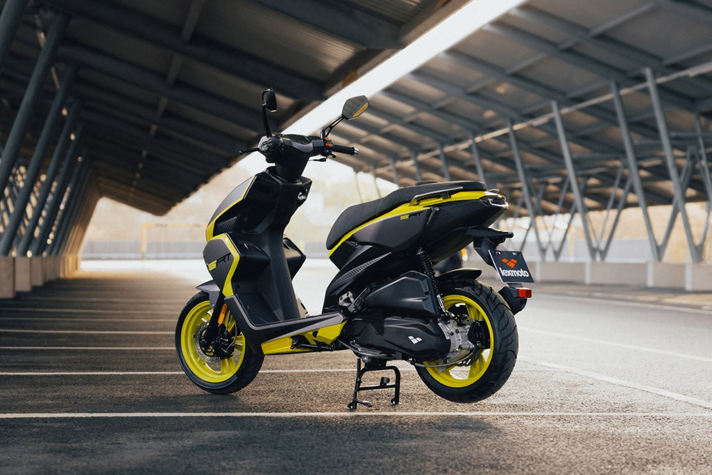 New commuter scooter: Lexmoto SRT 125 unveiled