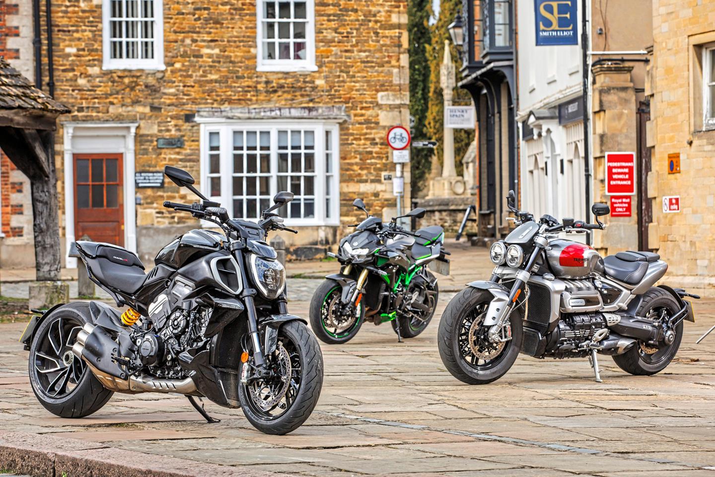 Muscular misfits! Ducati Diavel V4 vs Triumph Rocket 3 R vs