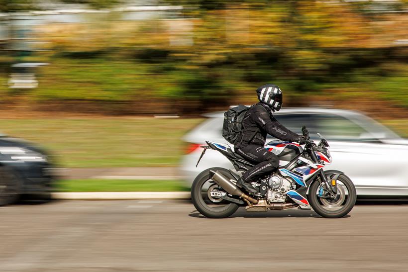 BMW M1000R right side town action