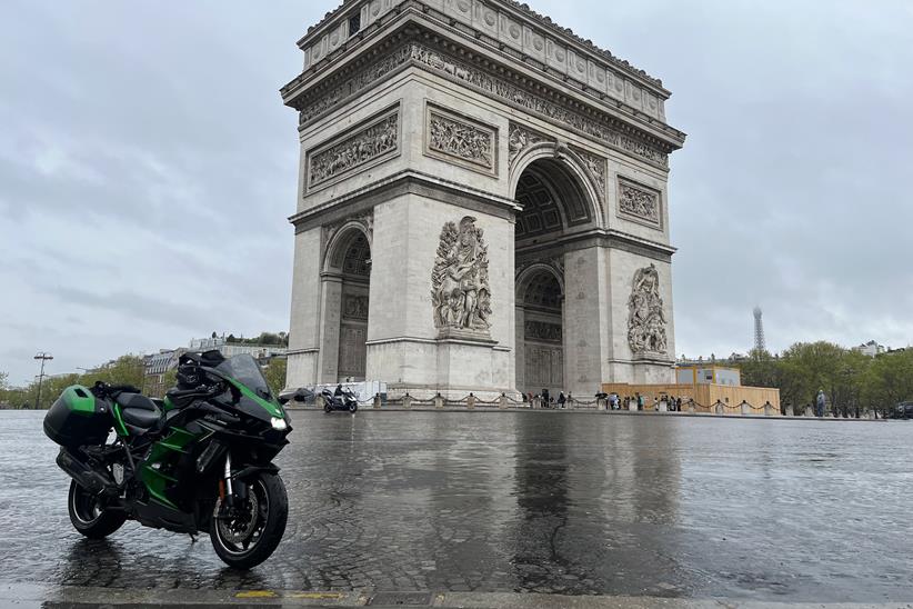 Kawasaki Ninja H2 SX SE long-term test bike Arc de Triomphe