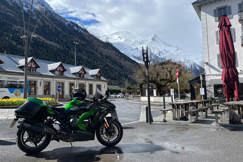 Kawasaki Ninja H2 SX SE long-term test bike in the Alps