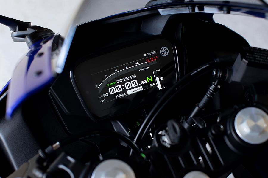 2023 Yamaha R125 colour TFT dash