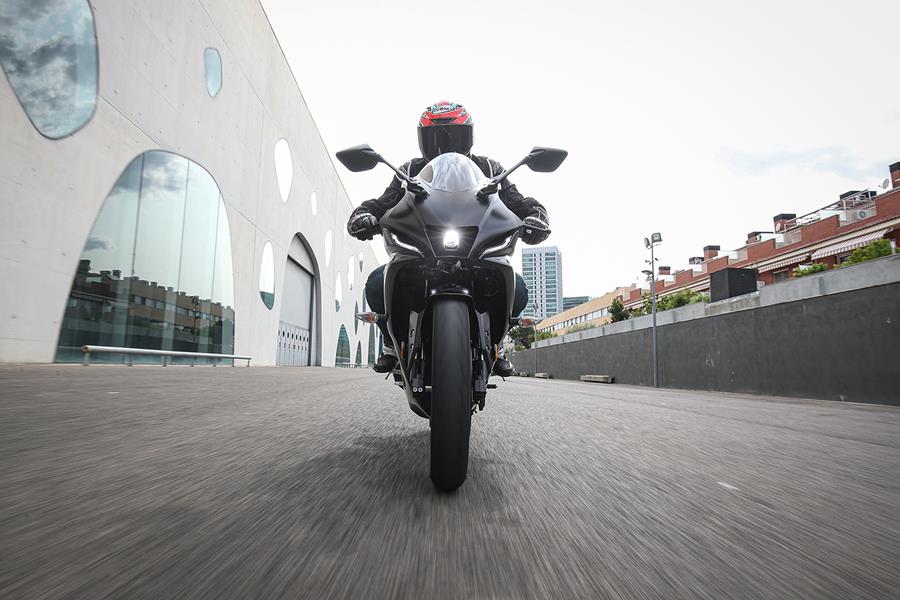 A front view of the 2023 Yamaha R125