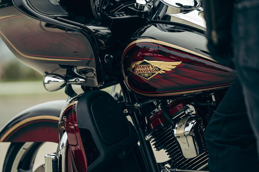 Harley-Davidson CVO Road Glide Limited Anniversary Edition paintjob