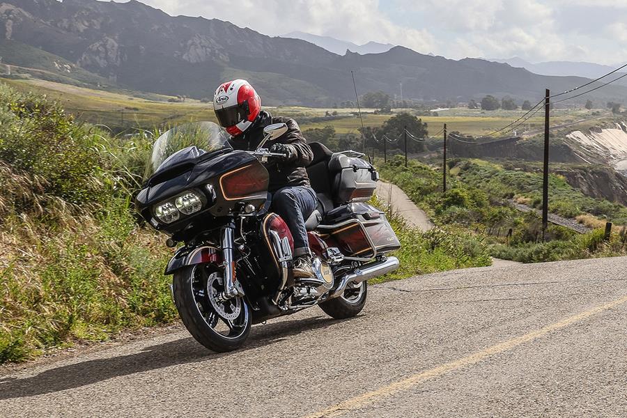 Harley-Davidson CVO Road Glide Limited Anniversary Edition turning right