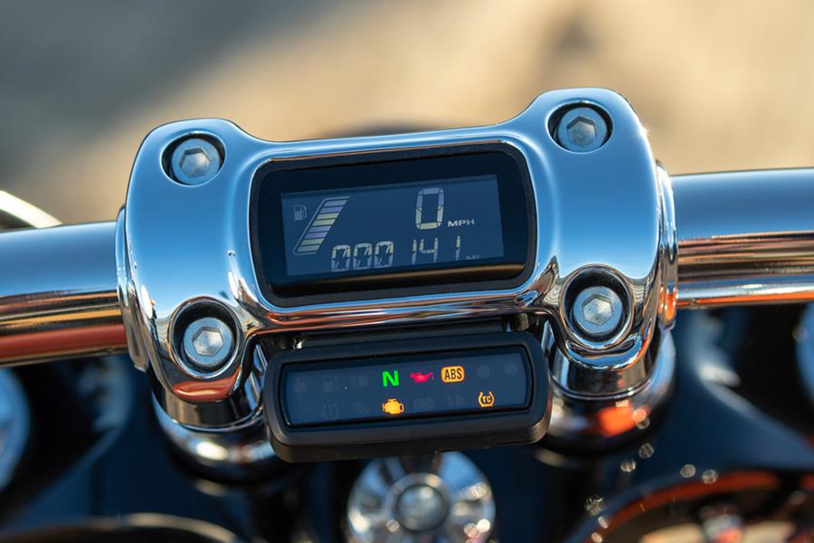 Harley-Davidson Breakout dash