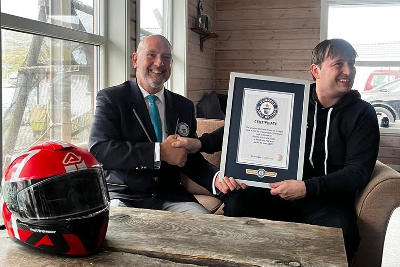 Guido Acerbis with the Guinness World Record judge