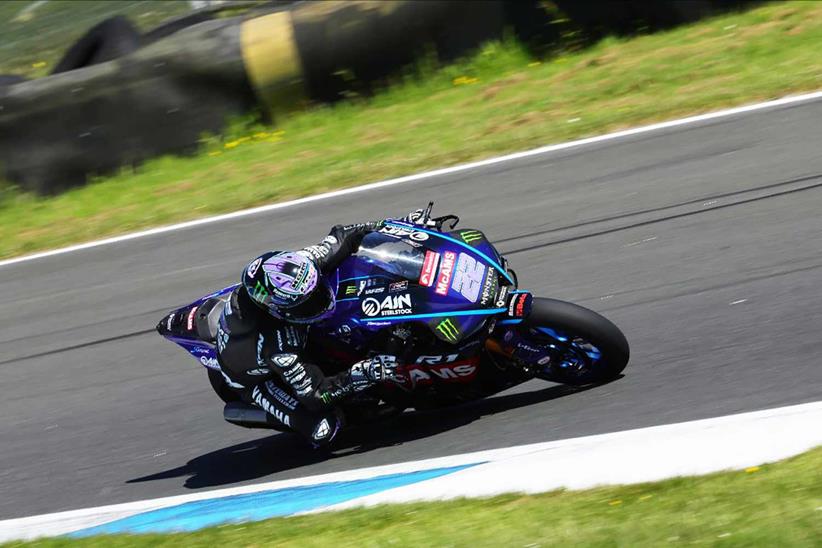 Jason O'Halloran tests new parts on his McAMS Yamaha R1 at Knockhill (Credit: Impact Images)