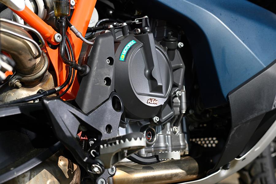 KTM 890 Adventure R engine