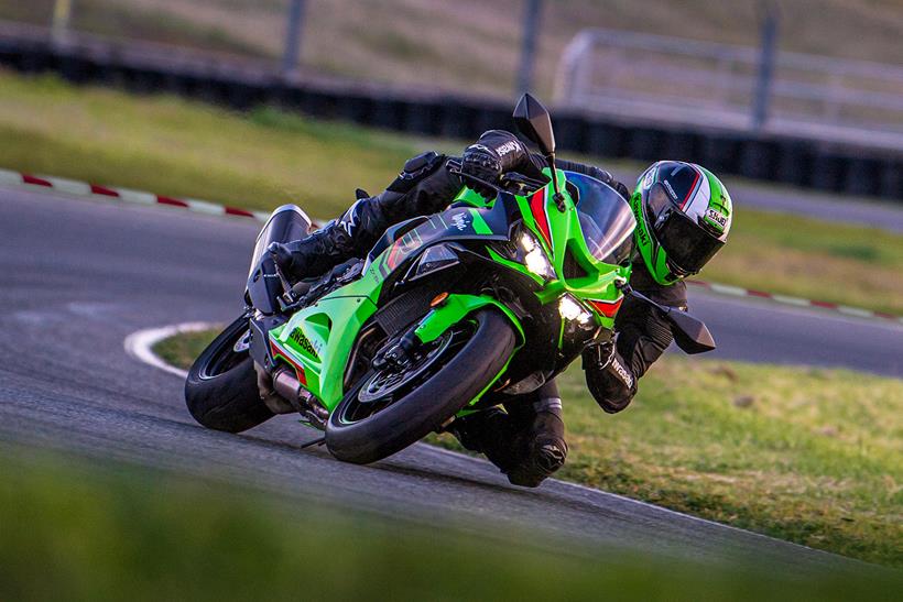 Kawasaki Ninja ZX-6R on track