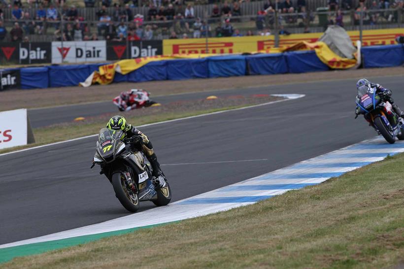 Kyle Ryde ahead of Jason O'Halloran at Knockhill