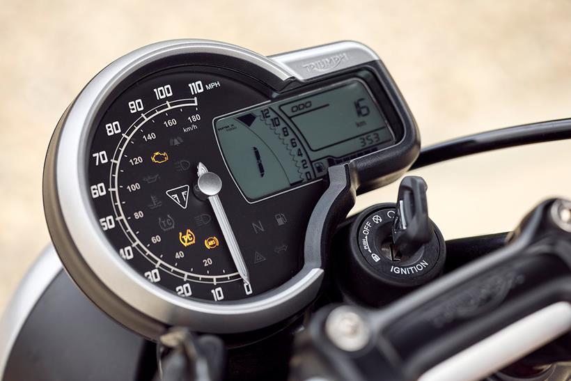 Triumph Speed 400 dash