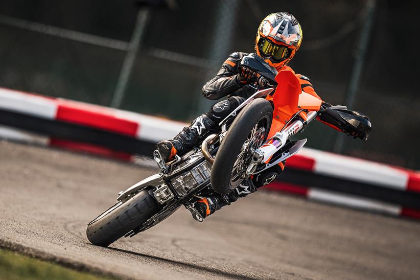 KTM 450 SMR wheelie