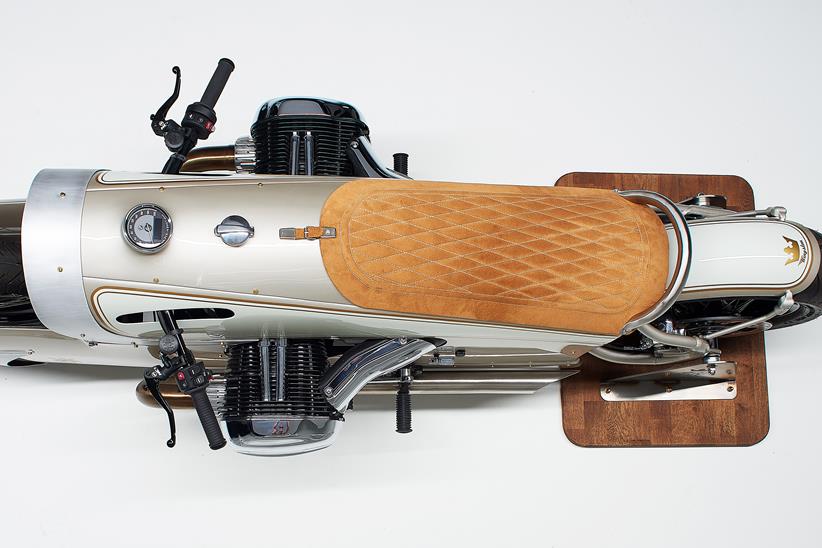 BMW R18 The Crown seat