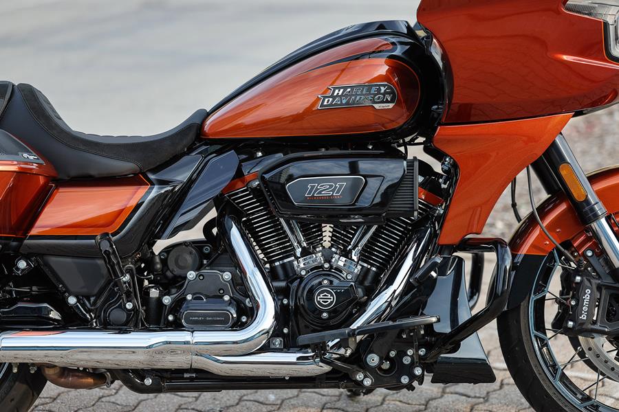 Harley-Davidson CVO 121 Road Glide engine detail