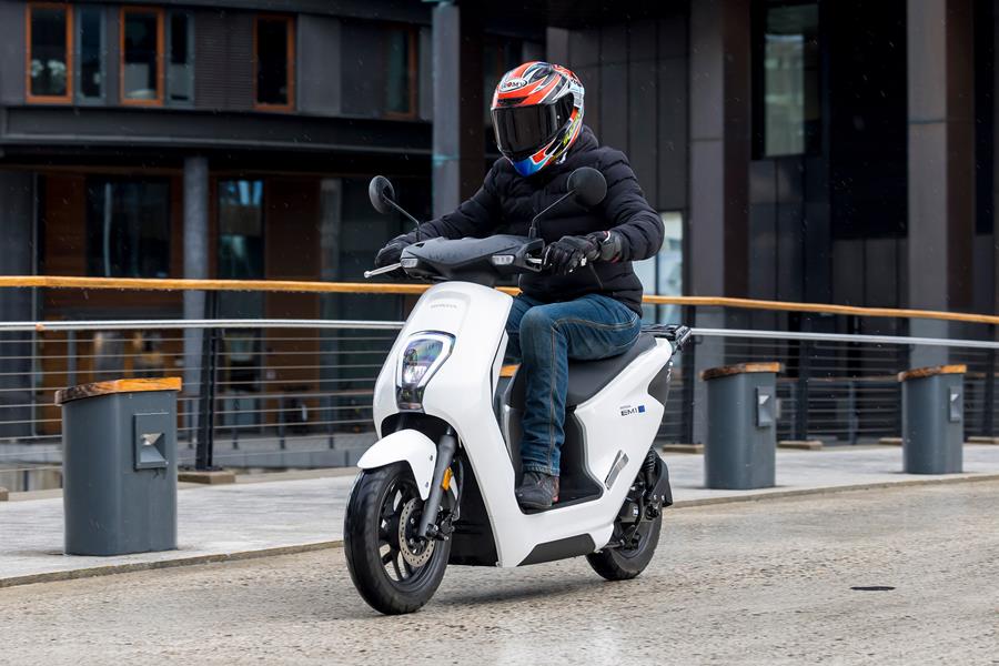 Honda EM1 e reviewed by MCN's Dan Sutherland