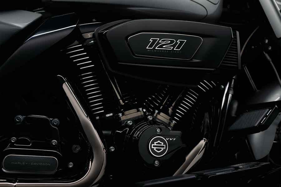 Harley-Davidson CVO121 Street Glide engine