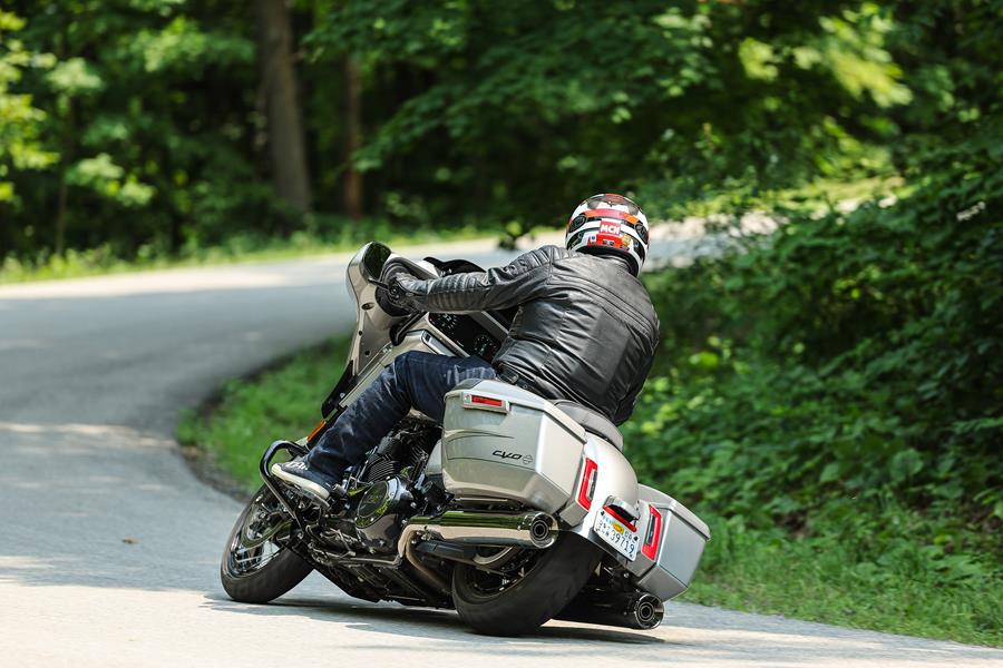 Harley-Davidson CVO121 Street Glide rear