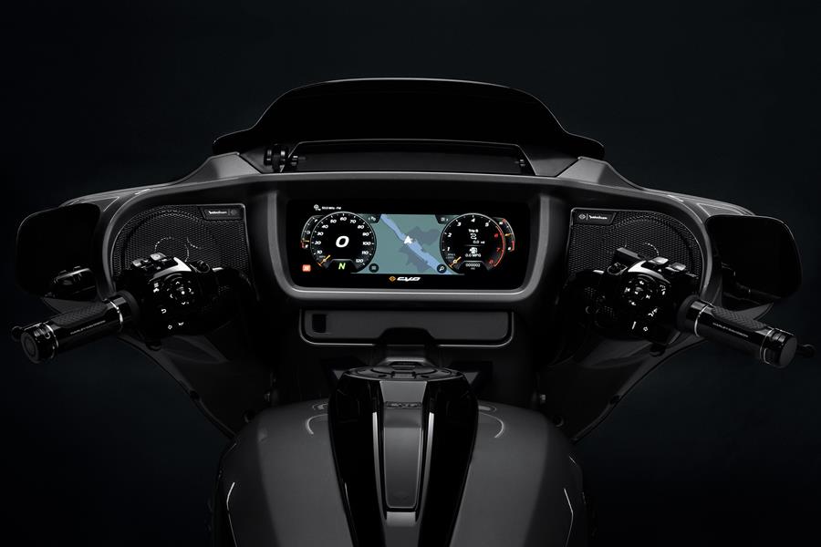 Harley-Davidson CVO121 Street Glide dash