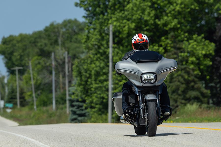 Harley-Davidson CVO121 Street Glide front on the road