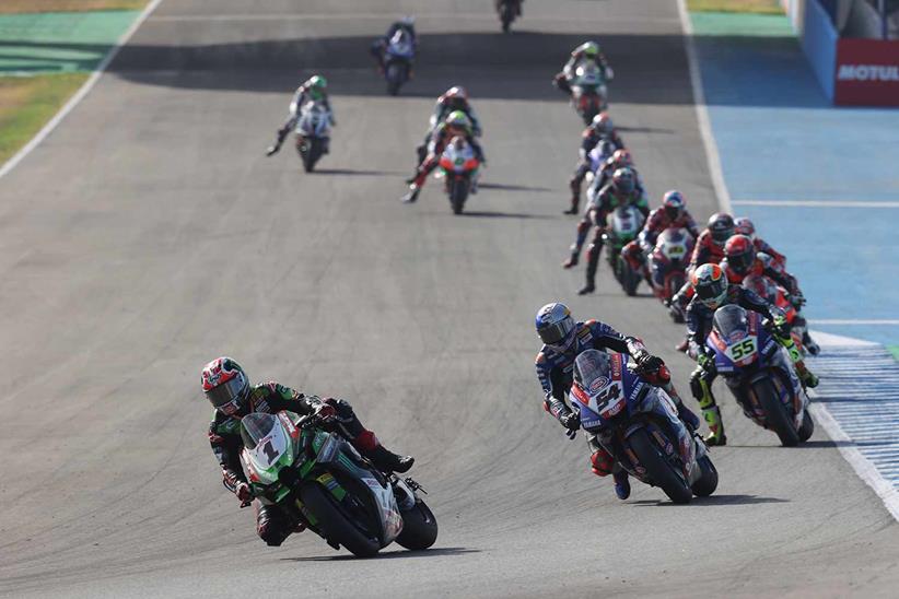 Jonathan Rea leads Toprak Razgatlioglu at Jerez in 2021.