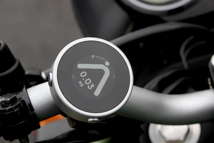 Beeline Moto display in route mode