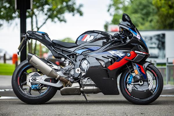 2023 BMW M1000RR review