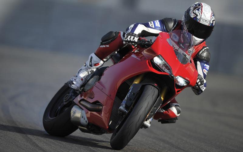 Picture Gallery: Troy Bayliss Having Fun On The Ducati 1199 Panigale