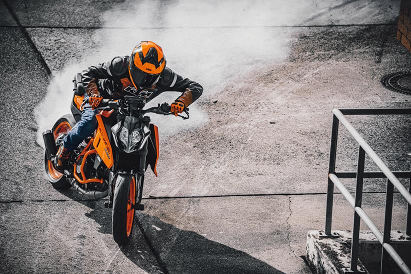 2024 KTM 390 Duke burnout