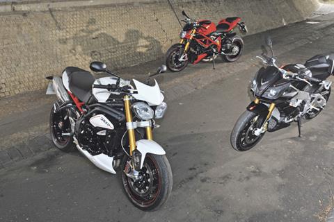 Triumph Speed Triple R takes on Aprilia Tuono V4R APRC and Ducati Streetfighter S