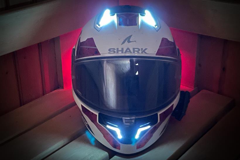 SHARK Skwal i3 front LEDs