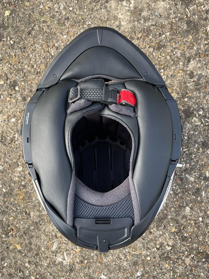 Shoei Neotec 3 interior