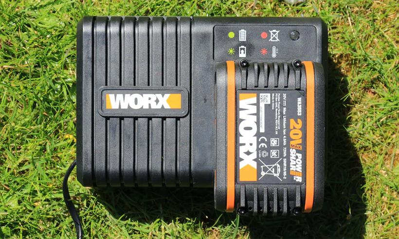 Worx WG630E.1 Cordless Brushless Hydroshot Portable Pressure Cleaner charger and battery