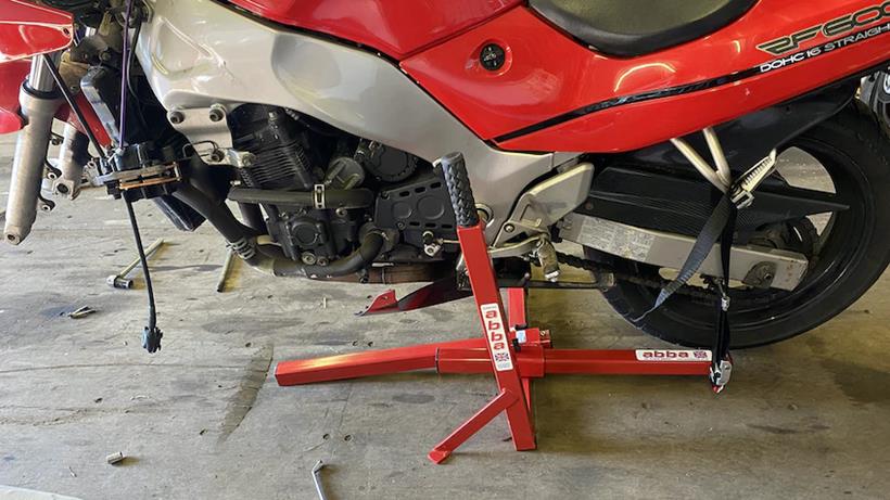 Abba Superbike stand used on a Suzuki RF600R