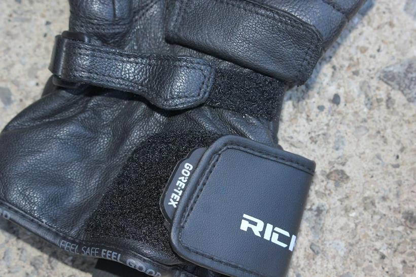 Richa Street Touring Gloves