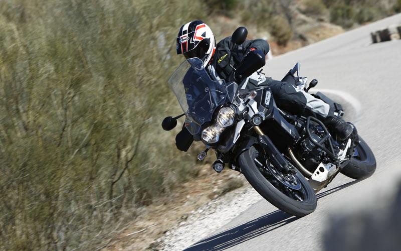 triumph explorer 1200 vs bmw r1200gs