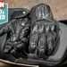 Goldtop Predator gloves in black