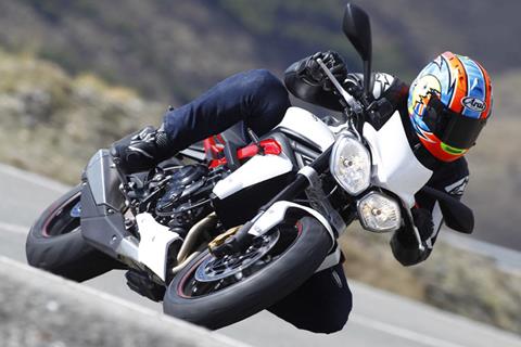 Video: 2013 Triumph Street Triple R first ride