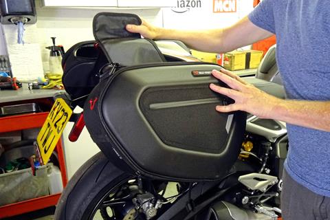 Workshop: Fitting part-time panniers