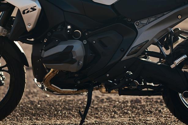 Buzzing into contention: Honda reveal revised CB500 Hornet to replace  CB500F naked