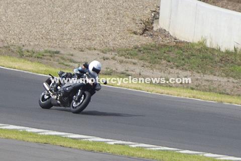 New Yamaha R1 spied testing