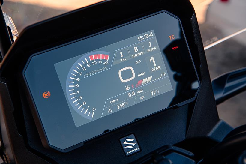 Suzuki V-Strom 800 RE TFT dash