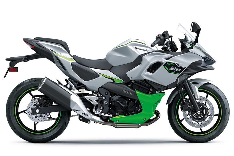 Side on view of the Kawasaki Ninja 7 HEV